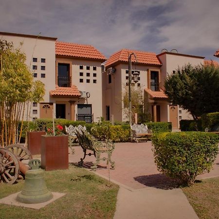 Suites Cervantes Chihuahua Exterior photo
