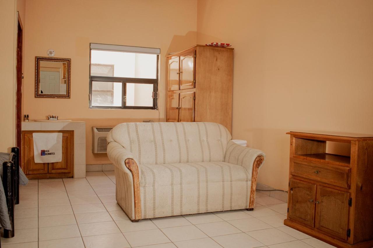 Suites Cervantes Chihuahua Exterior photo