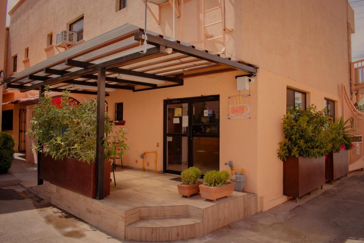 Suites Cervantes Chihuahua Exterior photo