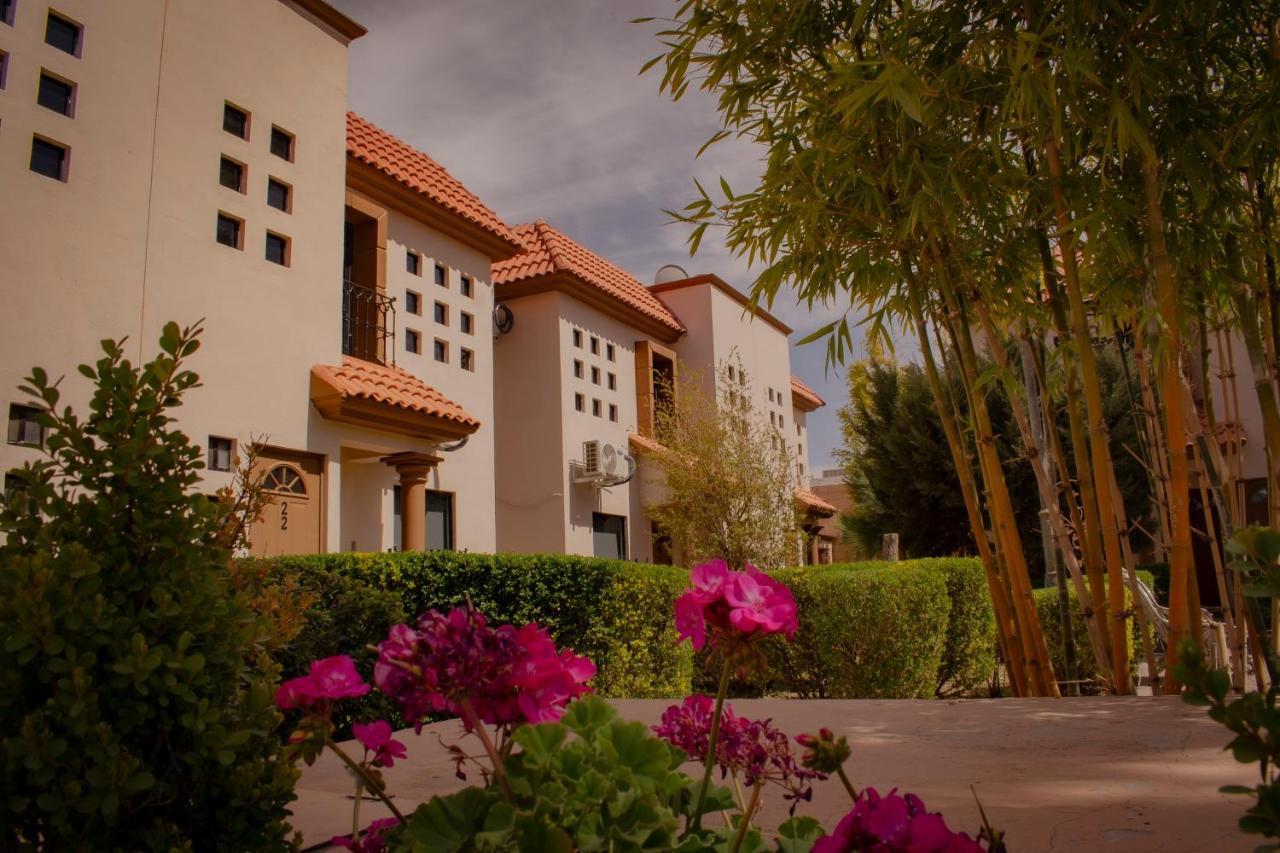 Suites Cervantes Chihuahua Exterior photo