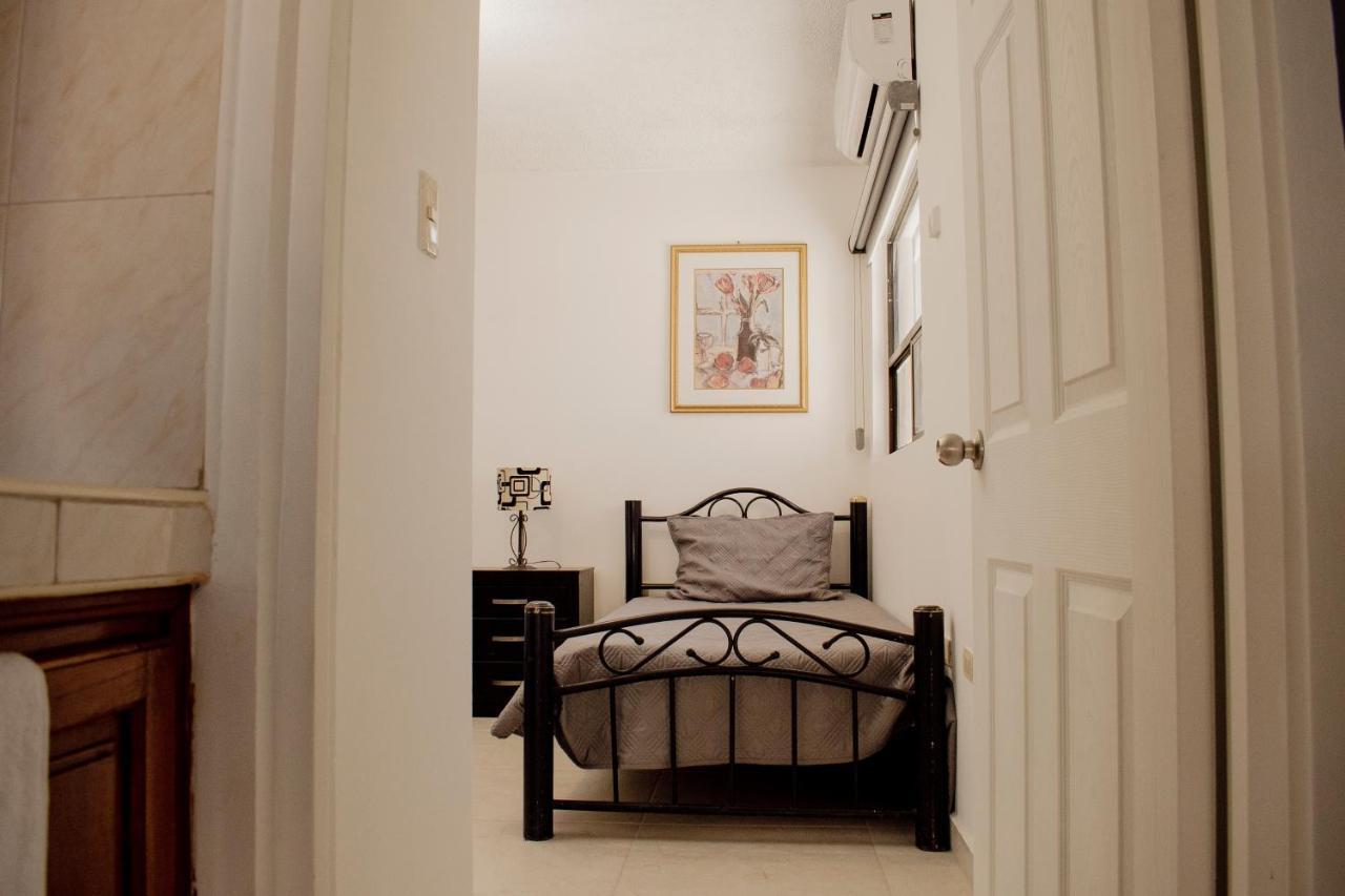 Suites Cervantes Chihuahua Exterior photo