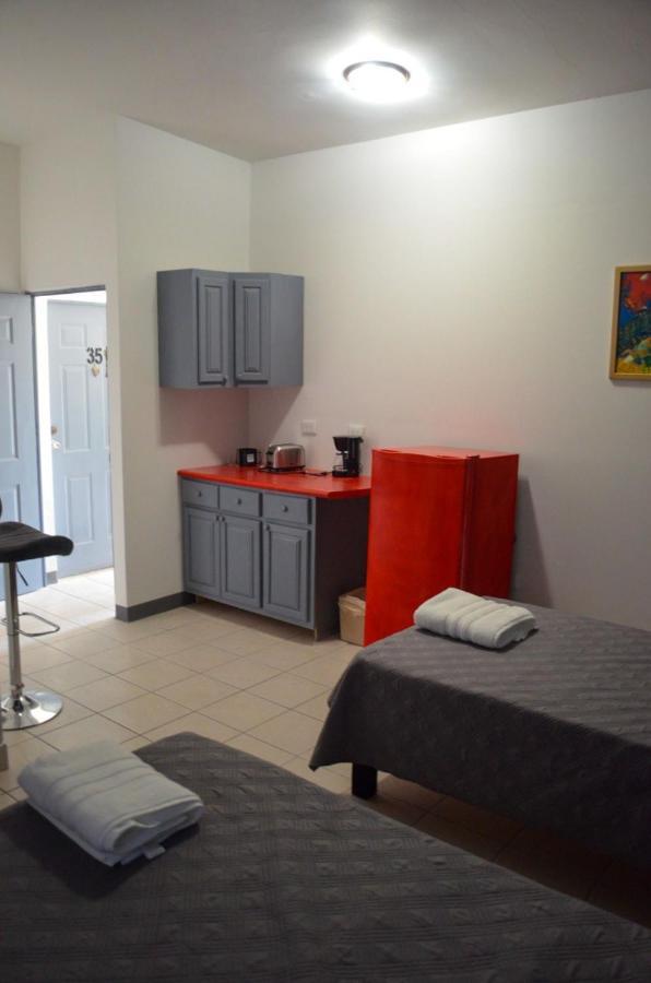 Suites Cervantes Chihuahua Exterior photo